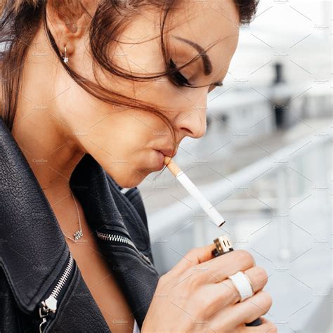 Smoking Ladies.